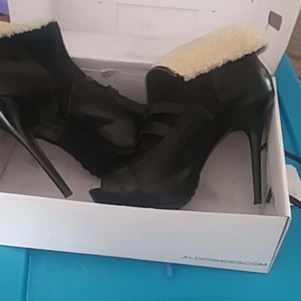 Stilettos - Picture 4 of 5